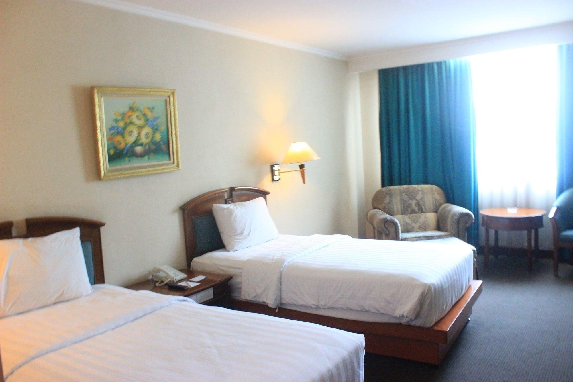 Grand Arkenso Park View Hotel Semarang Exterior photo