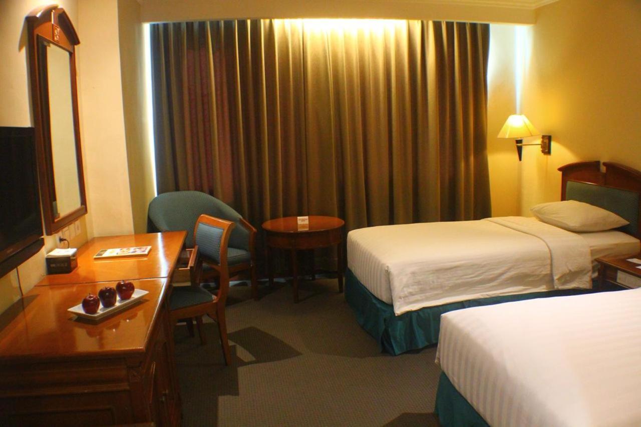 Grand Arkenso Park View Hotel Semarang Exterior photo