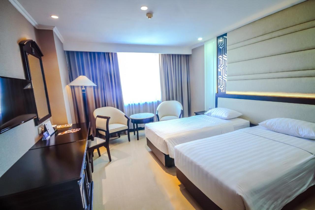 Grand Arkenso Park View Hotel Semarang Exterior photo