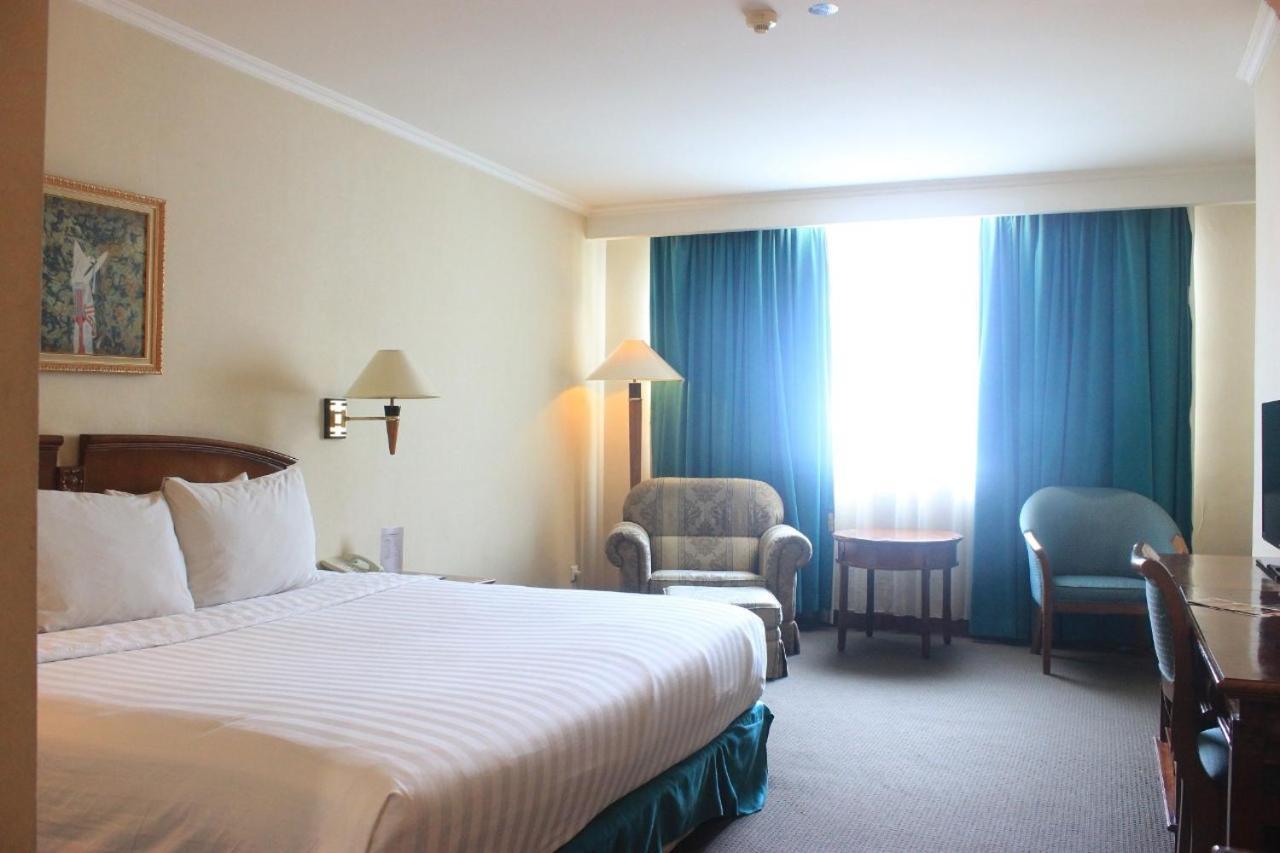 Grand Arkenso Park View Hotel Semarang Exterior photo
