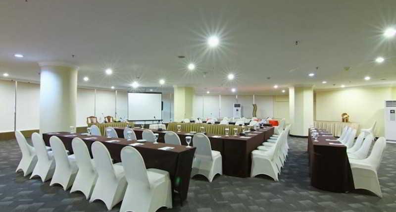 Grand Arkenso Park View Hotel Semarang Exterior photo