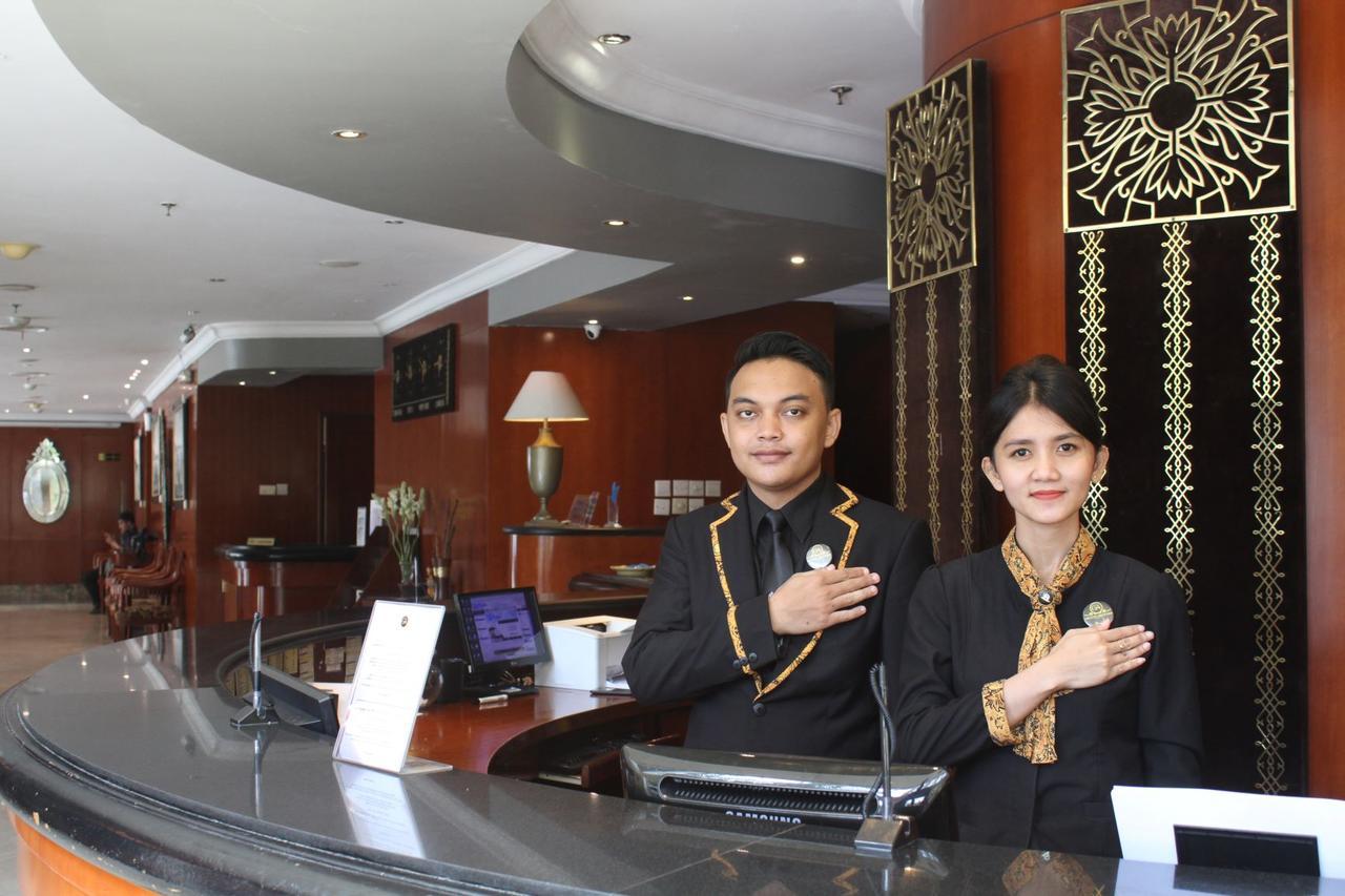 Grand Arkenso Park View Hotel Semarang Exterior photo
