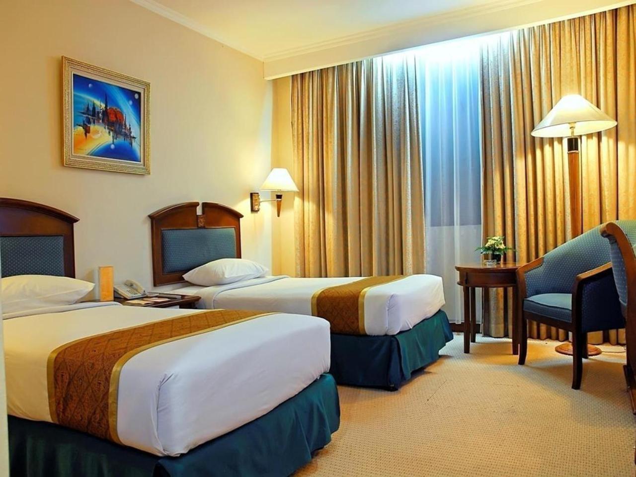 Grand Arkenso Park View Hotel Semarang Exterior photo